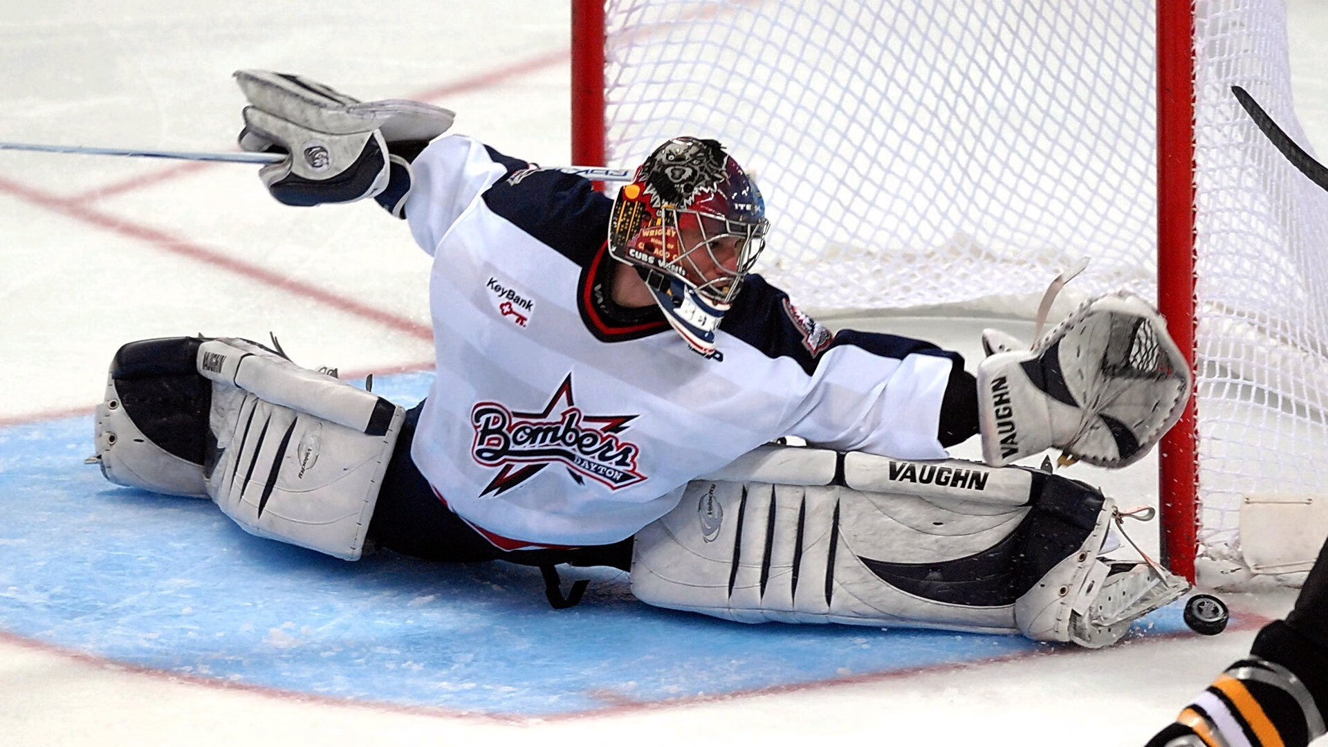 【比赛中的“出局”大揭秘】裁判如何做出公正判决？，裁判宣布比赛规则