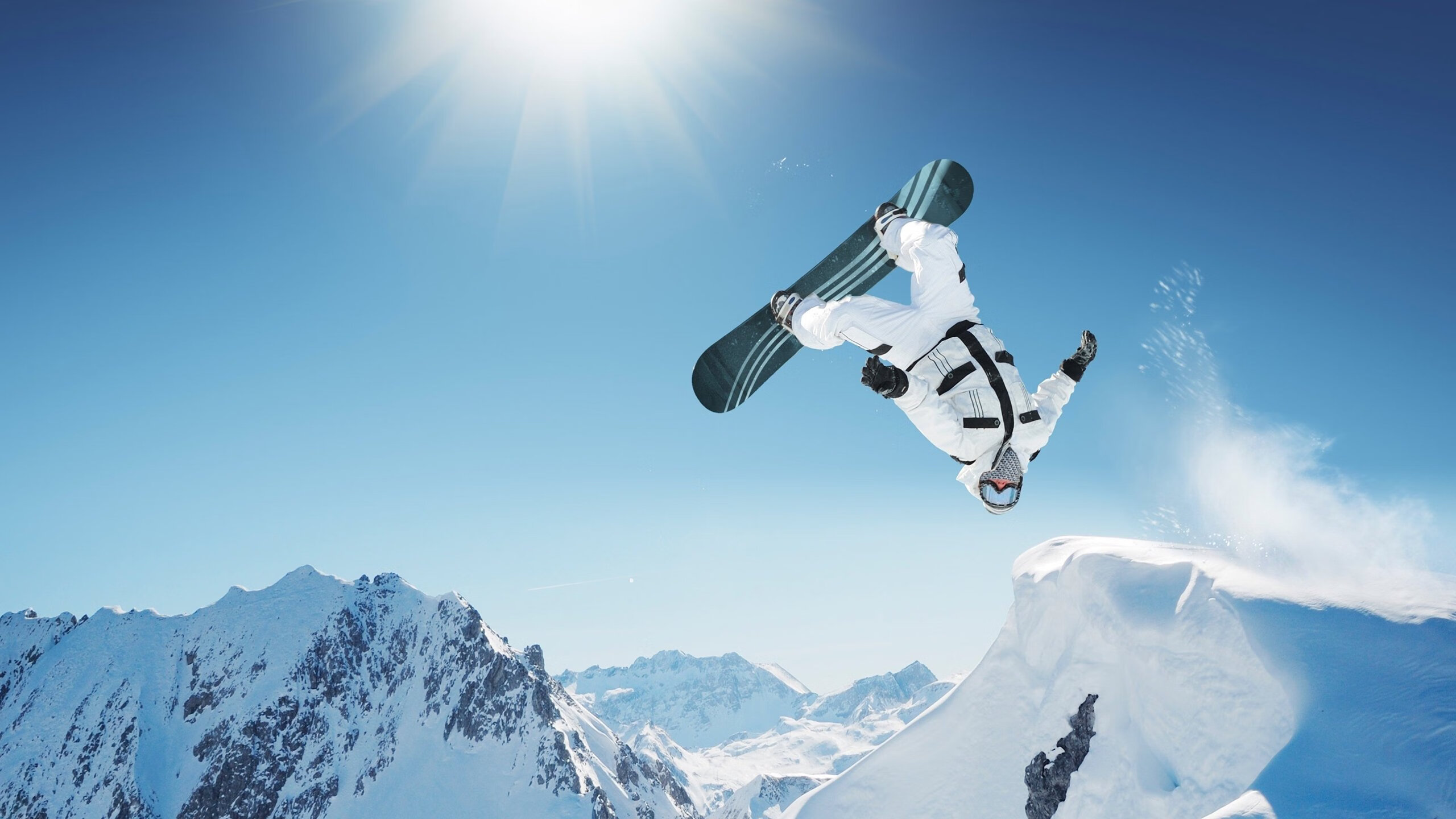 健身行业进入快速发展阶段，市场需求持续增长，健身行业的市场容量和变化趋势