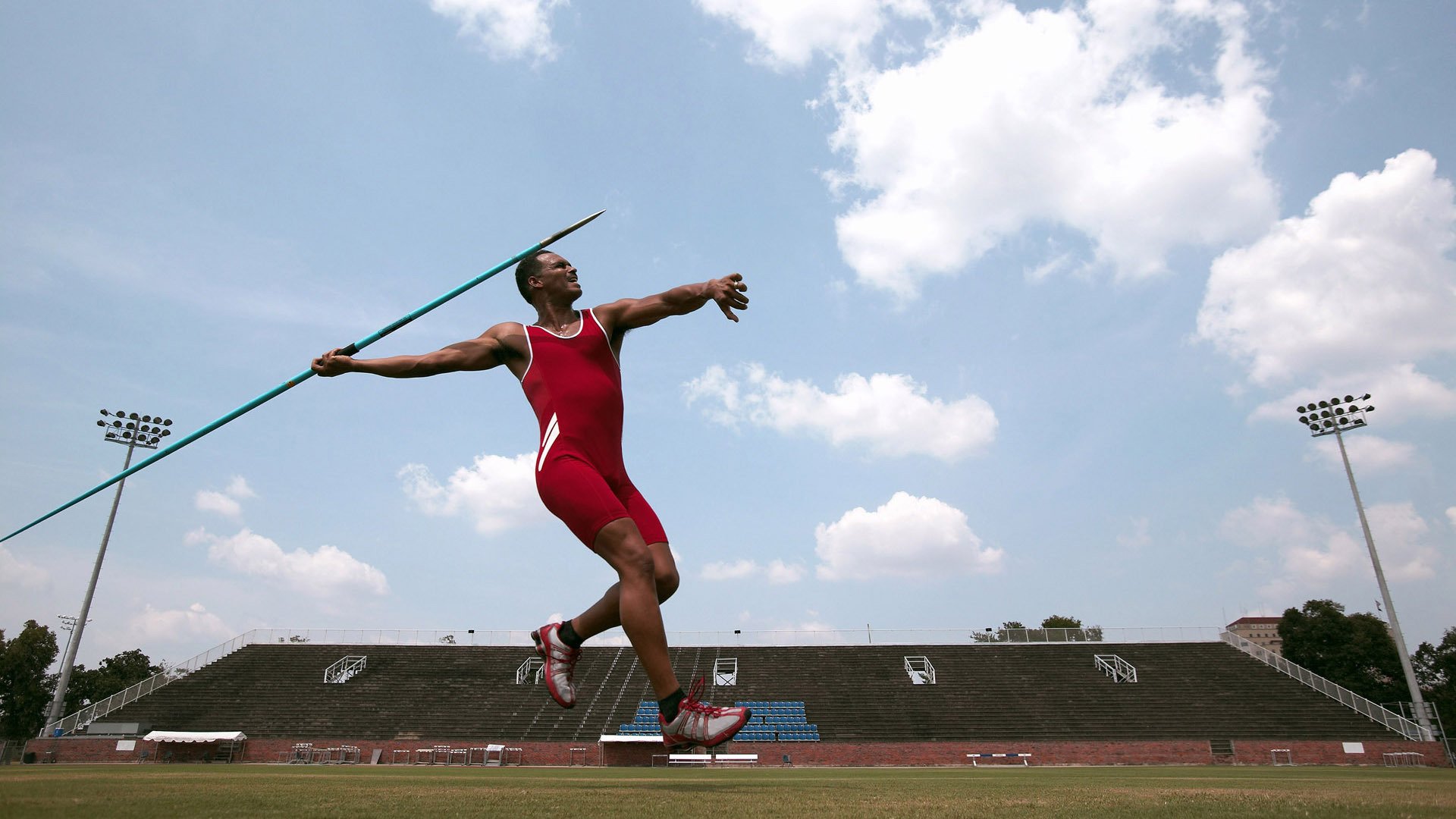 Kalulu个人乌龙加深尤文悲剧色彩