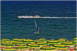 爱游戏官方主页-“快艇冲浪：速度、力量与技术的融合，马鞍山赛场极限对决”